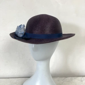 De colección Kangol Púrpura Sombrero de Paja Floral Ramillete Vacaciones Aintree Ascot Races - Imagen 1 de 7
