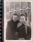 Manteau de fourrure polonais des années 40 jeunes jolies filles femmes hiver KCRACOVIE Pologne photo vintage