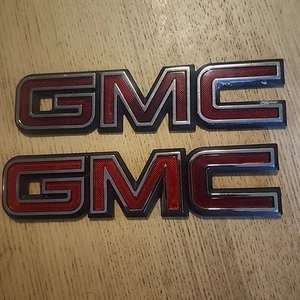 GMC emblem OEM 2pcs - Picture 1 of 3