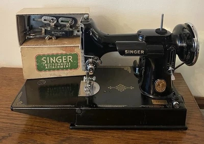 Máquina de coser Singer 221-1 1941 peso pluma con pedal, estuche Plus SN AF872639 Foto 1 de 4