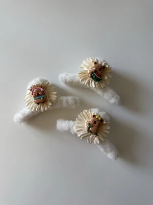 3-Pack Capybara Daisy Hair Claw Clips – Soft Fuzzy Floral Barrettes for Girls - Image 1 of 4