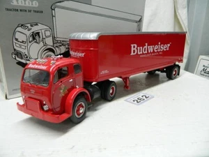 Tractor 1st Gear 1953 blanco 3000 1:34 con remolque de caja de 30 ft Budweiser 19-1912 A - Imagen 1 de 6