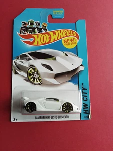 HOT WHEELS - LAMBORGHINI SESTO ELEMENTO - BLANC - LONG CARD- ANNEE 2013 - 8038 - Picture 1 of 2