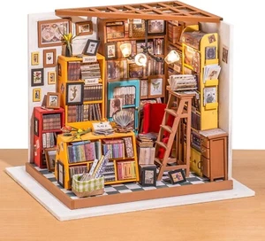 Rolife Puppenhaus Sam's Study Library Miniatur Bücherladen Kits Weihnachtsgeschenk zum Selbermachen - Bild 1 von 10