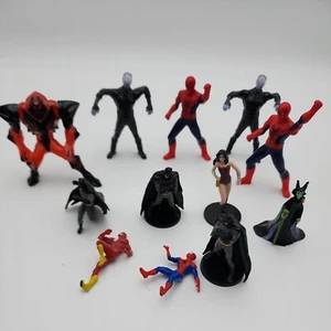 Marvel DC Comics Metall Mini Figuren plus andere Figuren 12 Stück Spielzeug - Bild 1 von 7