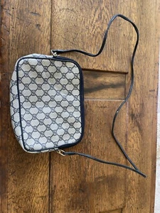 Schöne Vintage Gucci Umhängetasche quadratisch blau - Bild 1 von 8