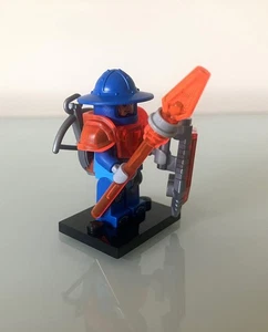 Lego Nexo Knights Minifigure : Royal Soldier with shield & weapons (nex109) VGC - Picture 1 of 6