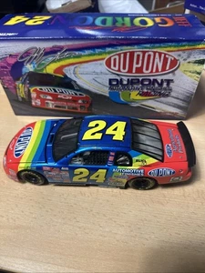 Jeff Gordon #24 DuPont 1/24 Nascar Diecast - Picture 1 of 14