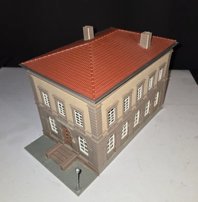 Vintage Model Power HO Police Station 43rd Precinct No. 447 - Built AS-IS - Image 1 of 4