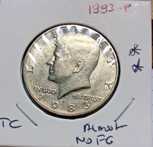 P Kennedy Half 1983, iniciales de diseñador débiles FG. Moneda Theo Challenge. Envío y devolución gratuitos - Imagen 1 de 3