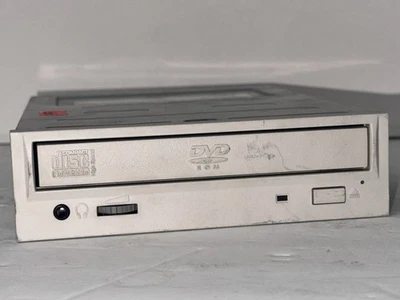 UNIDAD DE CD-RW/DVD-ROM ITOSHIBA RETRO VINTAGE SD-R1202 Foto 1 de 4