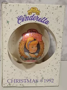 Cenicienta Disney 1992 clásico adorno de Navidad Schmid NRFB - Imagen 1 de 6