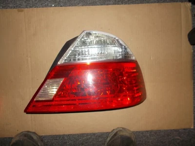 Toyota Avalon 2003 2004 luz trasera lateral derecha pasajero Foto 1 de 3