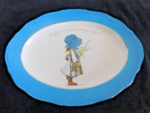 Vintage HOLLY HOBBIE blau Mädchen Muster 1973 "Happy Is The Home" Servierplatte - Bild 1 von 4