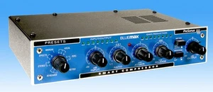 BLUEMAX 2-Channel Stereo Compressor with Balanced Inputs - Picture 1 of 5