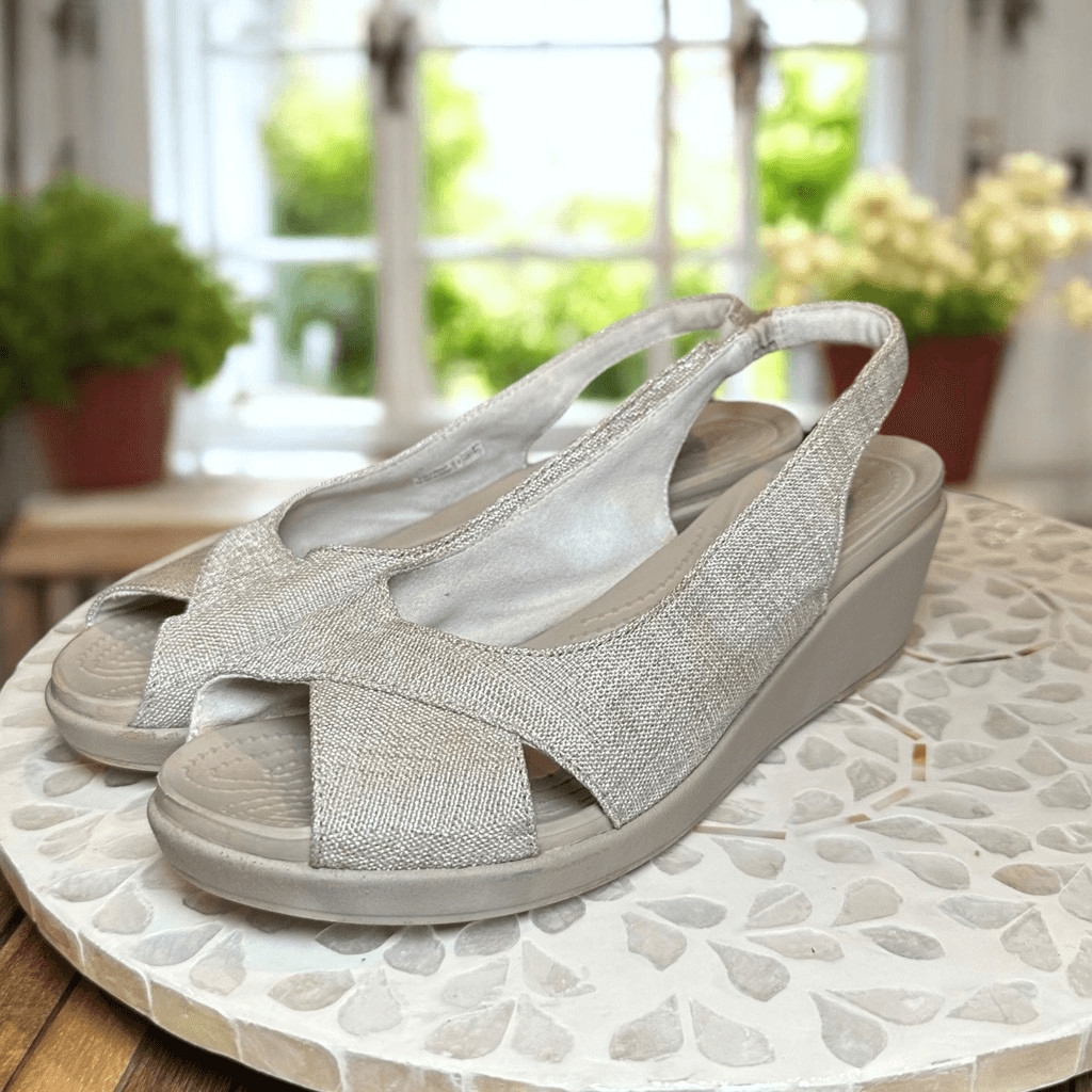crocs サンダル　leighann shimmer レイアン　シマー　W5 crocs サンダル leighann shimmer レイアン シマー W5 - メルカリ
