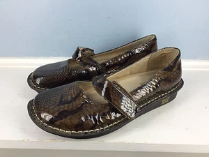 Mary Jane Alegria Paloma  Brown Embossed Patent Leather Size 39 9 ** - Picture 1 of 6