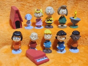 PEANUT Figures: Charlie Brown + Snoopy & Friends - 12-Pack Cake Topper!!! - Picture 1 of 7