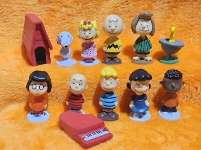 PEANUT Figures: Charlie Brown + Snoopy & Friends - 12-Pack Cake Topper!!! - Image 1 of 4
