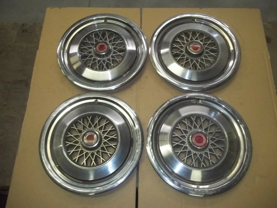 75 76 77 78 79 80 Granada Maverick Monarch Tapacubos Cubierta Rueda Tapacubos 14" 736 4 Foto 1 de 4