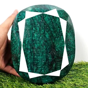 Large 6.5 Kilo Natural Green Emerald Oval Earth mined Collector's Grade Gemstone - Picture 1 of 10
