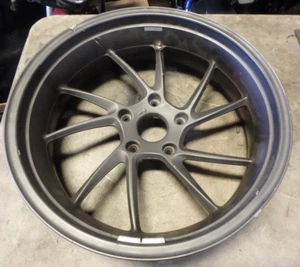 RUEDA TRASERA BMW R1200RS, LLANTA OEM, DAÑADA PARA PIEZAS - Imagen 1 de 8