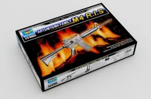 TROMPETER 01910 scala 1/3 M4A1/M203 modello fucile kit modello plastica - Foto 1 di 8
