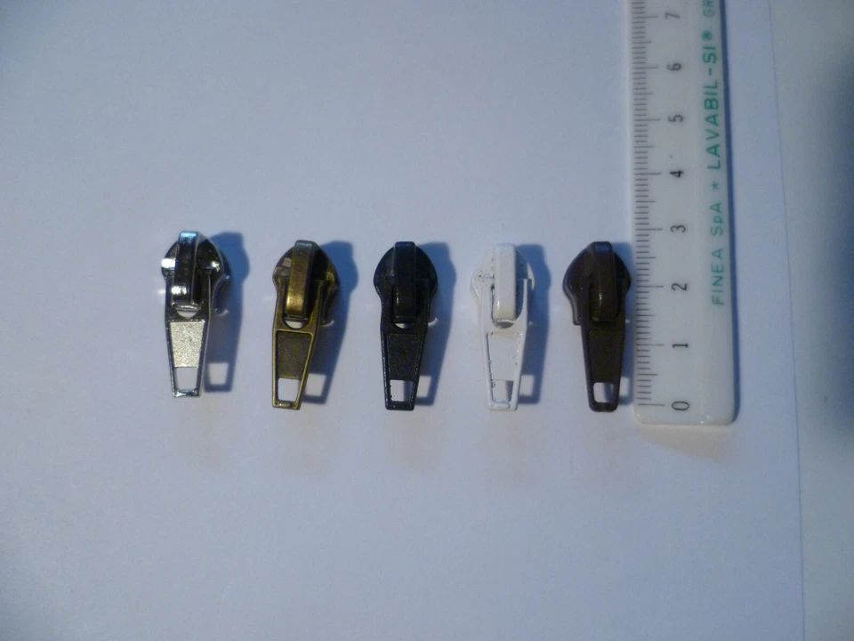 1 Cursore metallo Auto Bloccante N° 7 x cerniera NAYLON SPIRALE 6 mm VARI COLORI - Immagine 1 di 4