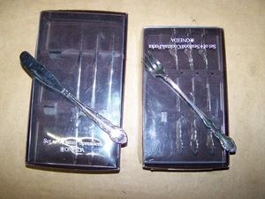 8 Stck. Lot Oneida 1881 Rogers Silberauflage FLIRTATION 4 Cocktailgabeln, 4 Butterkn - Bild 1 von 3