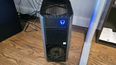 Alienware Aurora R6 i7-7700 3.60GHz 16GB RAM 1TB SSD 4TB HDD Win 10 - Image 1 of 4