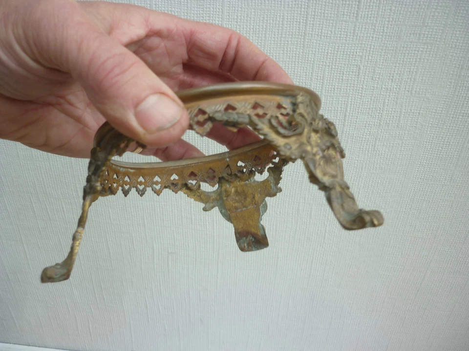 Ancien support ,pied tripode ,socle, base en bronze pour vase Chinois, coupe . - Photo 1/4