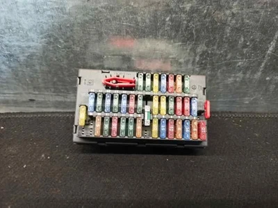 9631527980 SCATOLA RELÈ/FUSIBILI / 3358840 PER CITROËN JUMPY 2.0 HDI CAT RHX / - Immagine 1 di 4