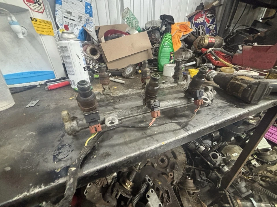 Inyectores de stock Mitsubishi 3000GT Dodge Stealth no turbo SOHC Foto 1 de 3