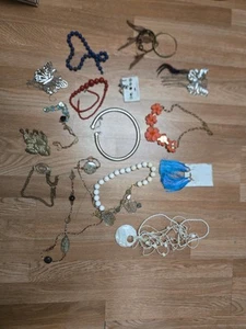 Assorted Costume Jewelry Lot - Necklaces, Bracelets, Earrings - Pre-Owned 44 PCS - Picture 1 of 4