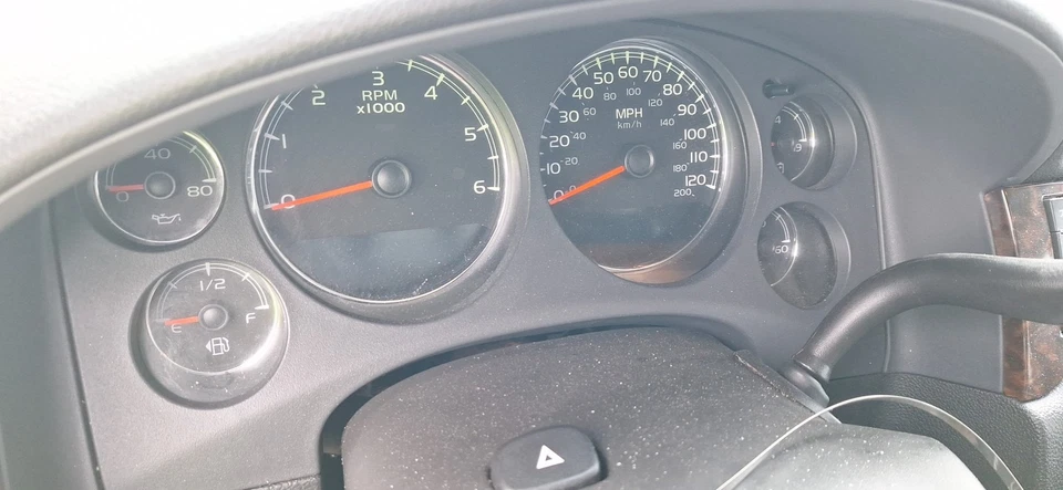 2009 Yukon XL 1500 OE medidor de velocidade cluster 179K milhas GMC - Imagem 1 de 4