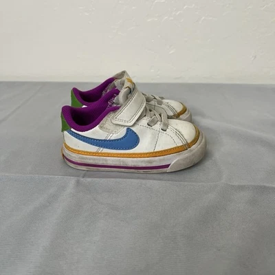 Nike Court Legacy Talla 4.5 NIÑO PEQUEÑO Correa Blanco Púrpura Amarillo Azul Foto 1 de 4