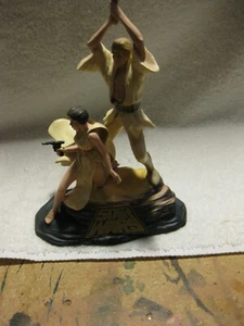 Statue Fully painted without box Kenner StarWars Cinemacast Luke and Leia Statue - Picture 1 of 3