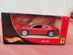 1:43 hotwheels ferrari 288 gto