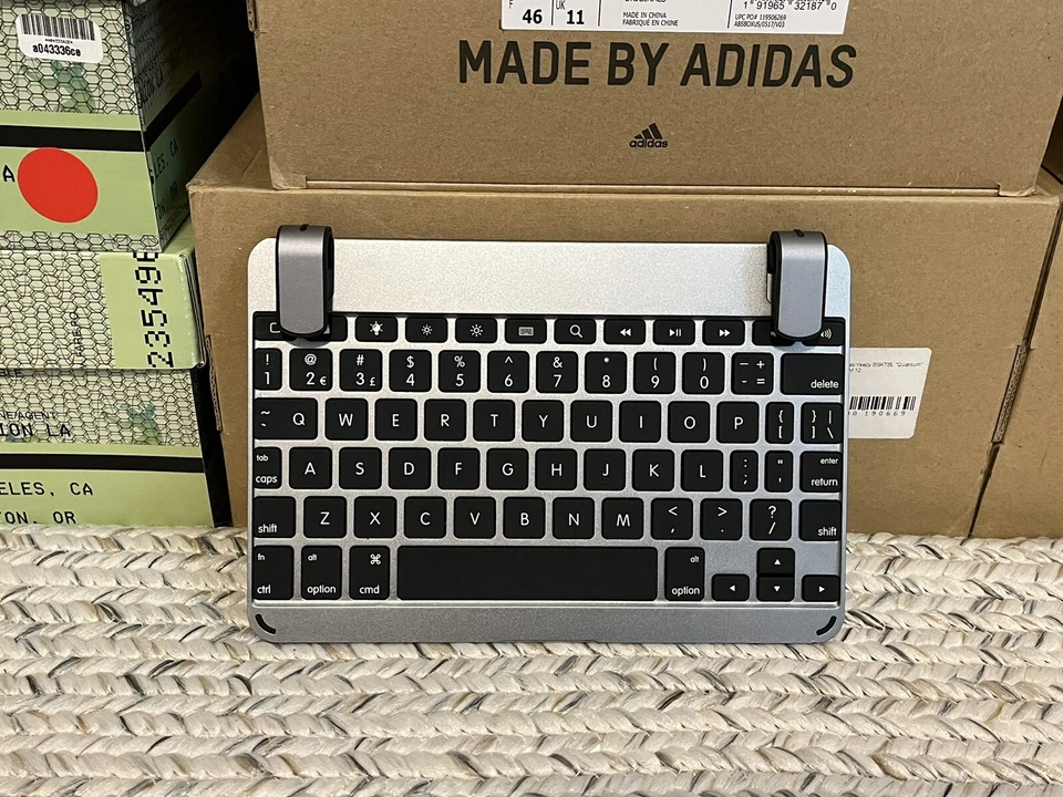 Brydge Apple iPad mini Keyboard - iPad mini 1,2,3 - Silver - Image 1 of 2