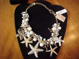 NWT STUNNING STARFISH SEA NECKLACE BRAND IS SEQUIN 18-19" LENGTH WHITES & GOLD - Picture 1 of 4