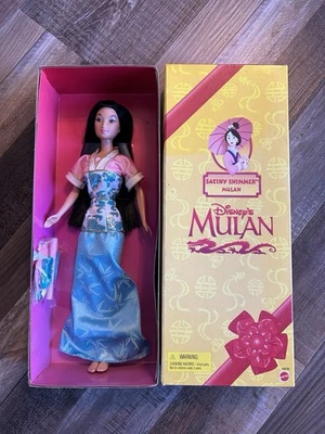 Muñeca de colección Mulan Satiny Shimmer Mulan 1998 de Disney Foto 1 de 4