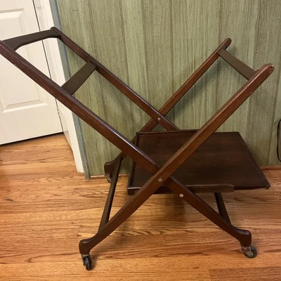 ¿Carrito de servir rodante moderno de mediados de siglo barra de té plegable NASCO? Barware Foto 1 de 4