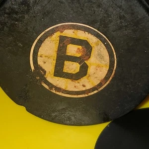 Not Cleaned Boston Bruins NHL VINTAGE CONVERSE CCM ART ROSS GAME PUCK Made-🇺🇸 - Picture 1 of 6