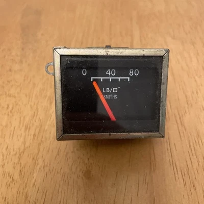 Smiths Oil Pressure Gauge, Untested, Fits Various Models, Classic Retro - Image 1 of 4