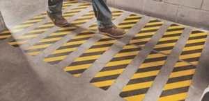 Lotto 10 Pedate 3M Antiscivolo Antiscivolo Sicurezza Passeggiata Grana Grip Nastro Scale Gradini - Foto 1 di 3