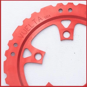 NOS VUELTA BMX CHAINRING CHAINGUARD 44T 94 BCD RED VINTAGE USA BMX OLD SCHOOL - Picture 1 of 3