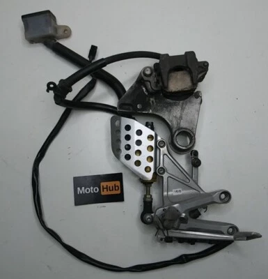 04 05 HONDA CBR 1000RR REARSET REAR SET RIGHT BRAKE LEVER PEG CALIPER OEM Foto 1 de 4