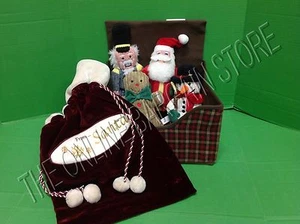Frontgate Navidad Vacaciones Santa Bolso Mascota Perro Juguetes Caja Cascanueces Hombre de Nieve NUEVO - Imagen 1 de 3