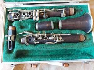 Boosey And Hawkes London Series 2-20 Wood Clarinet, England, Good Condition - Picture 1 of 15
