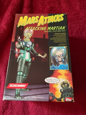 SCREAMIN MARS ATTACKS ATTACKING MARTIAN MODEL KIT UNMADE IN HIGH GRADE BOX - Image 1 of 4